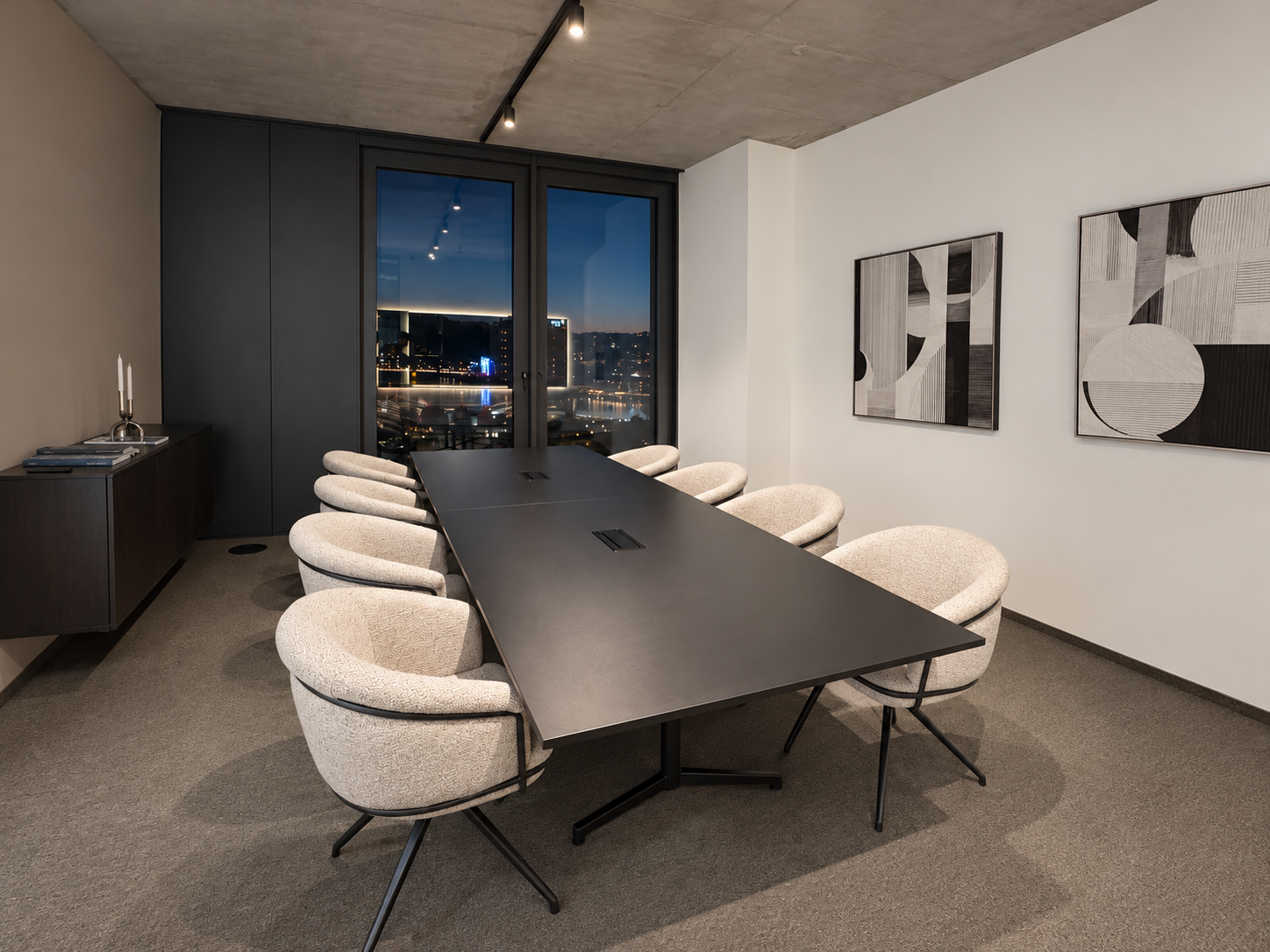 Besprechungsraum der FHP Investment Group im Quadrill Tower